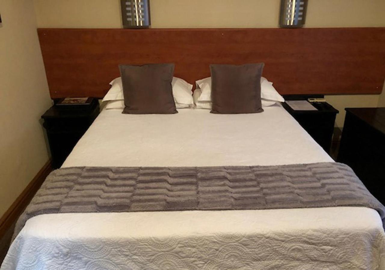 A La Martha'S Air-Port Guest House Port Elizabeth Esterno foto