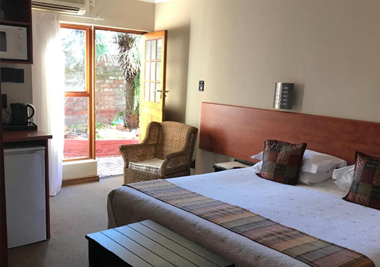 A La Martha'S Air-Port Guest House Port Elizabeth Esterno foto