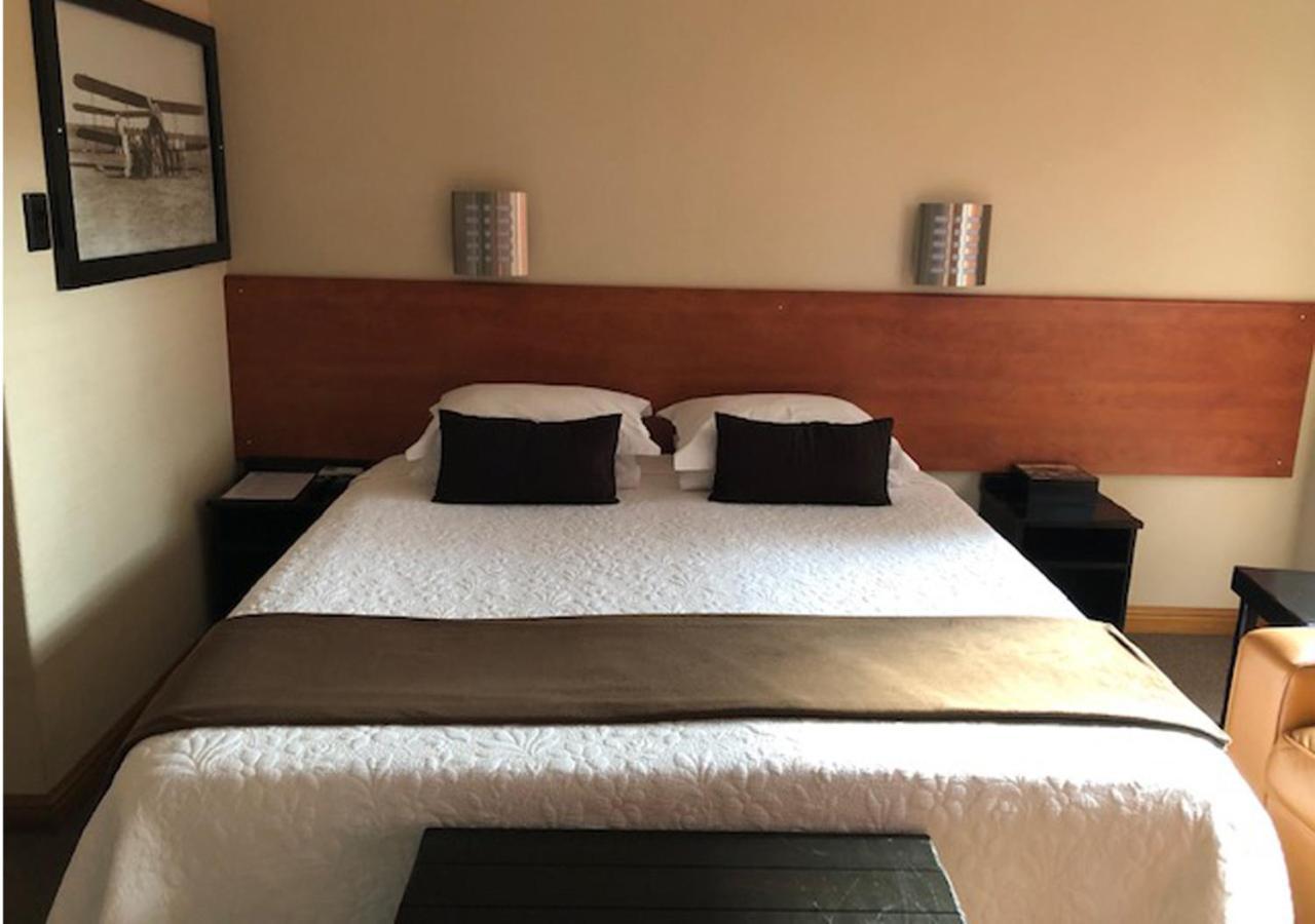 A La Martha'S Air-Port Guest House Port Elizabeth Esterno foto