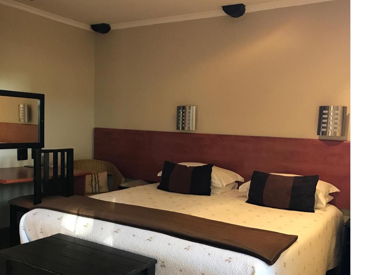 A La Martha'S Air-Port Guest House Port Elizabeth Esterno foto