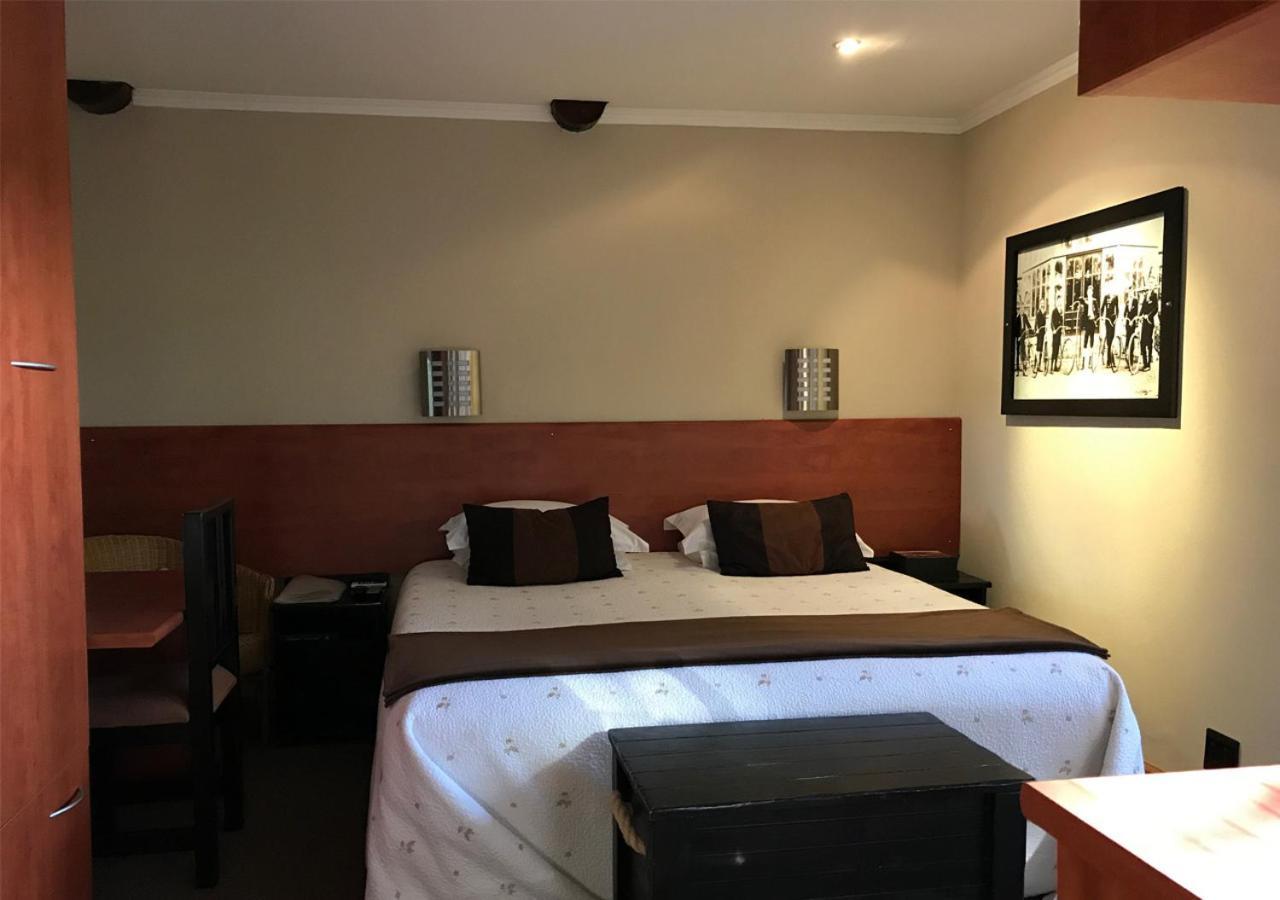 A La Martha'S Air-Port Guest House Port Elizabeth Esterno foto