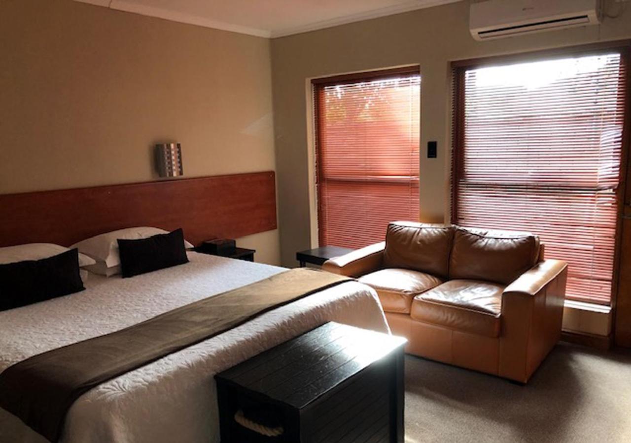 A La Martha'S Air-Port Guest House Port Elizabeth Esterno foto