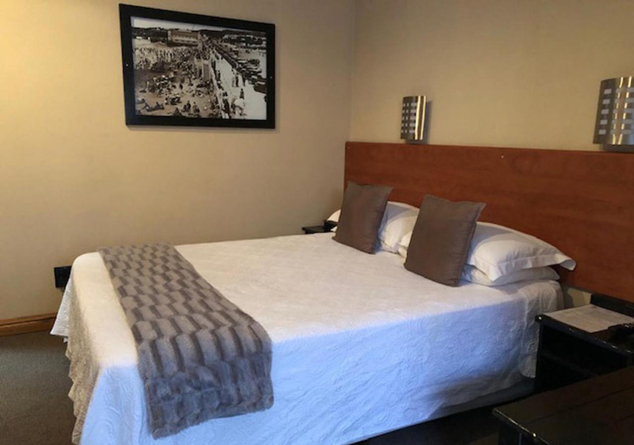 A La Martha'S Air-Port Guest House Port Elizabeth Esterno foto
